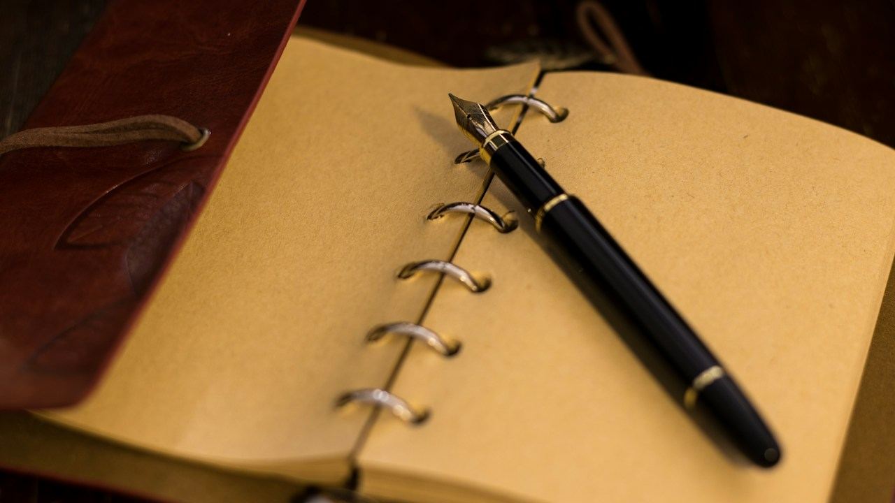 Notebook and fountain pen for planning and reflection